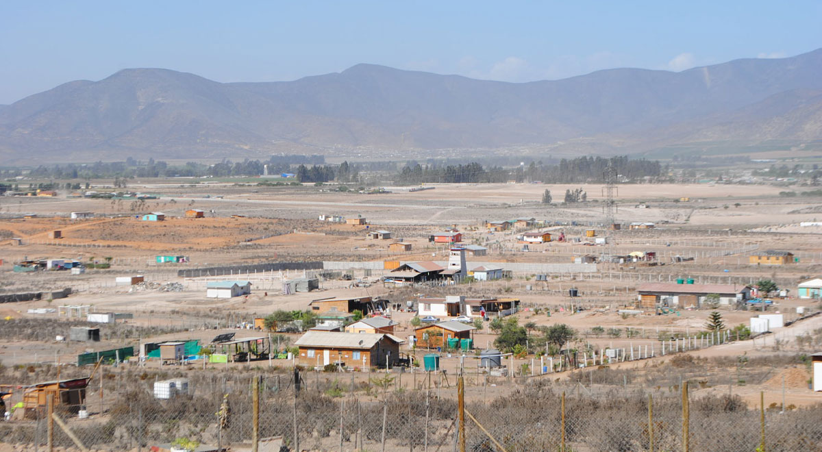 Este análisis, que permitió evaluar a las regiones que concentran más del 94% de los establecimientos de zonas rurales de todo el territorio nacional, concluye que hay 1.350 escuelas rurales en Chile que se encuentran en situación de carencia de agua potable, con lo cual son más de 27.100 los alumnos afectados.