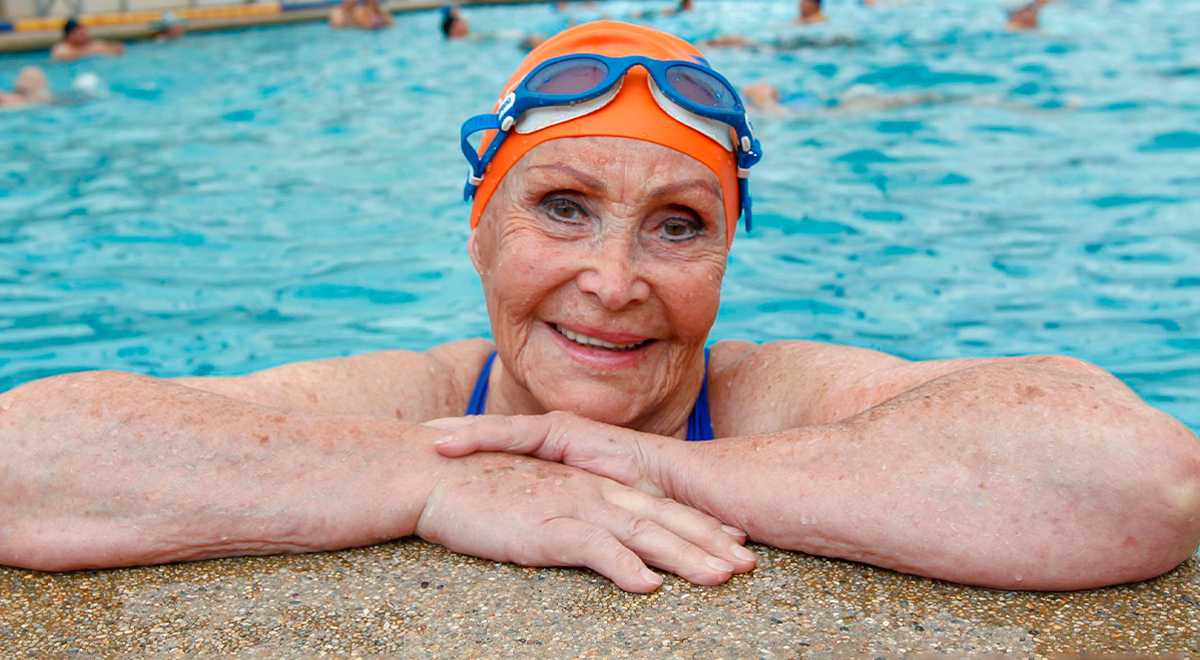  A sus 88 años Eliana Busch ha tenido grandes logros deportivos, siendo una de las nadadoras más destacadas de latinoamérica y el mundo en su categoría. Sigue activa gracias al deporte, pero asegura que no todos tienen esa oportunidad.  