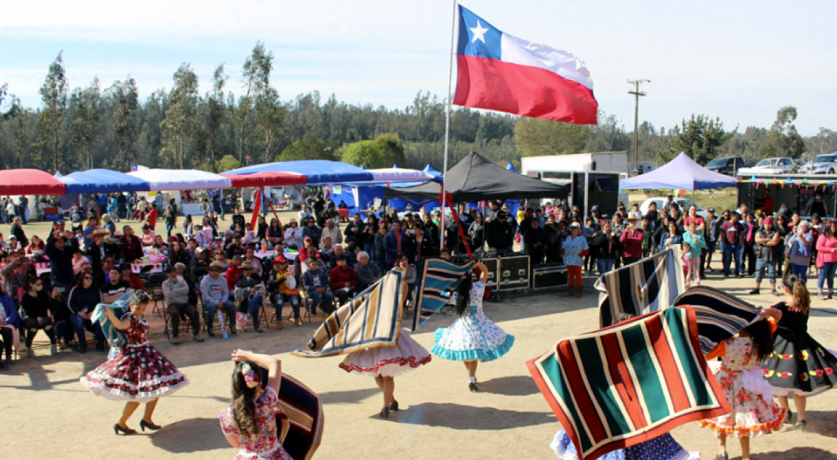 Diversos panoramas de fiestas patrias sustentables y solidarias, además de la función gratuita de el exitoso documental